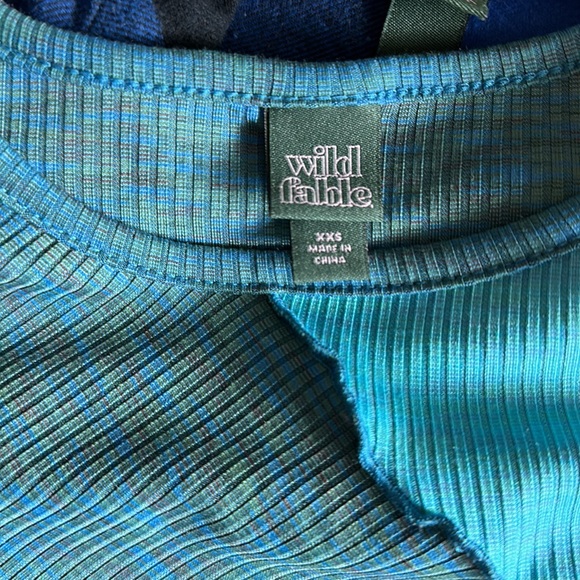 Blue Cropped Tee - Picture 3 of 3